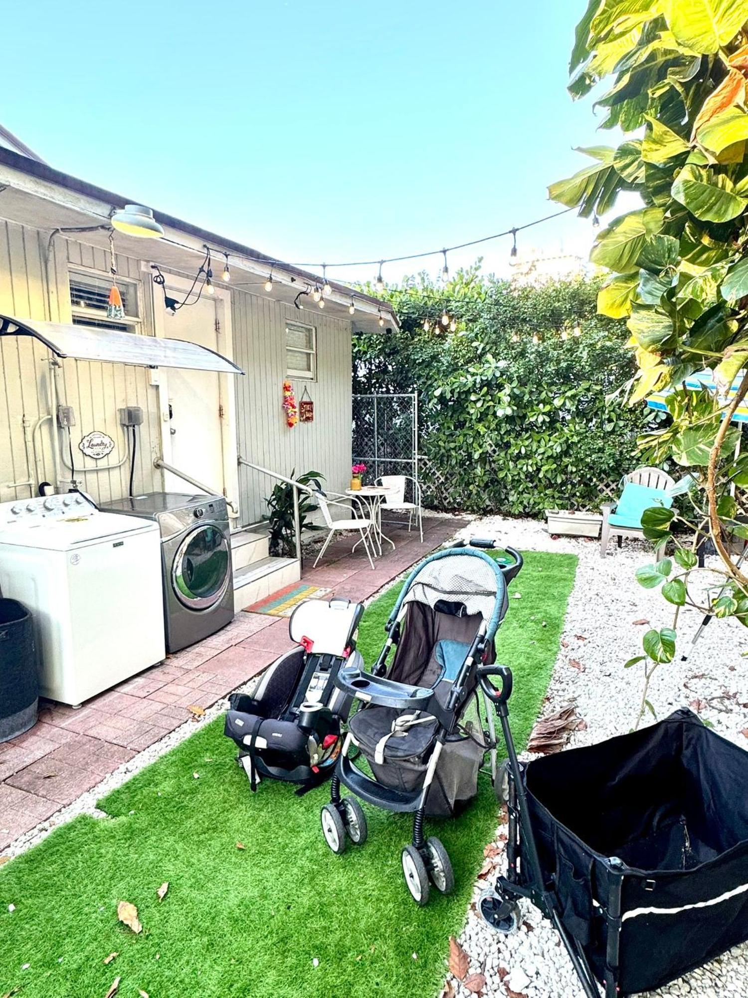 Hébergement de vacances Quiet & Centrally Located House - Private Parking, Laundry And Storage For Luggage *