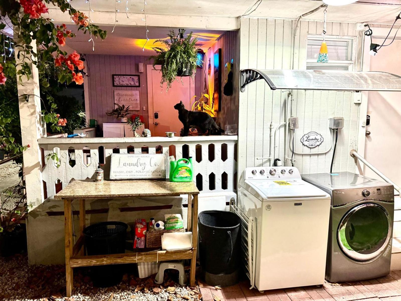 Quiet & Centrally Located House - Private Parking, Laundry And Storage For Luggage Miami