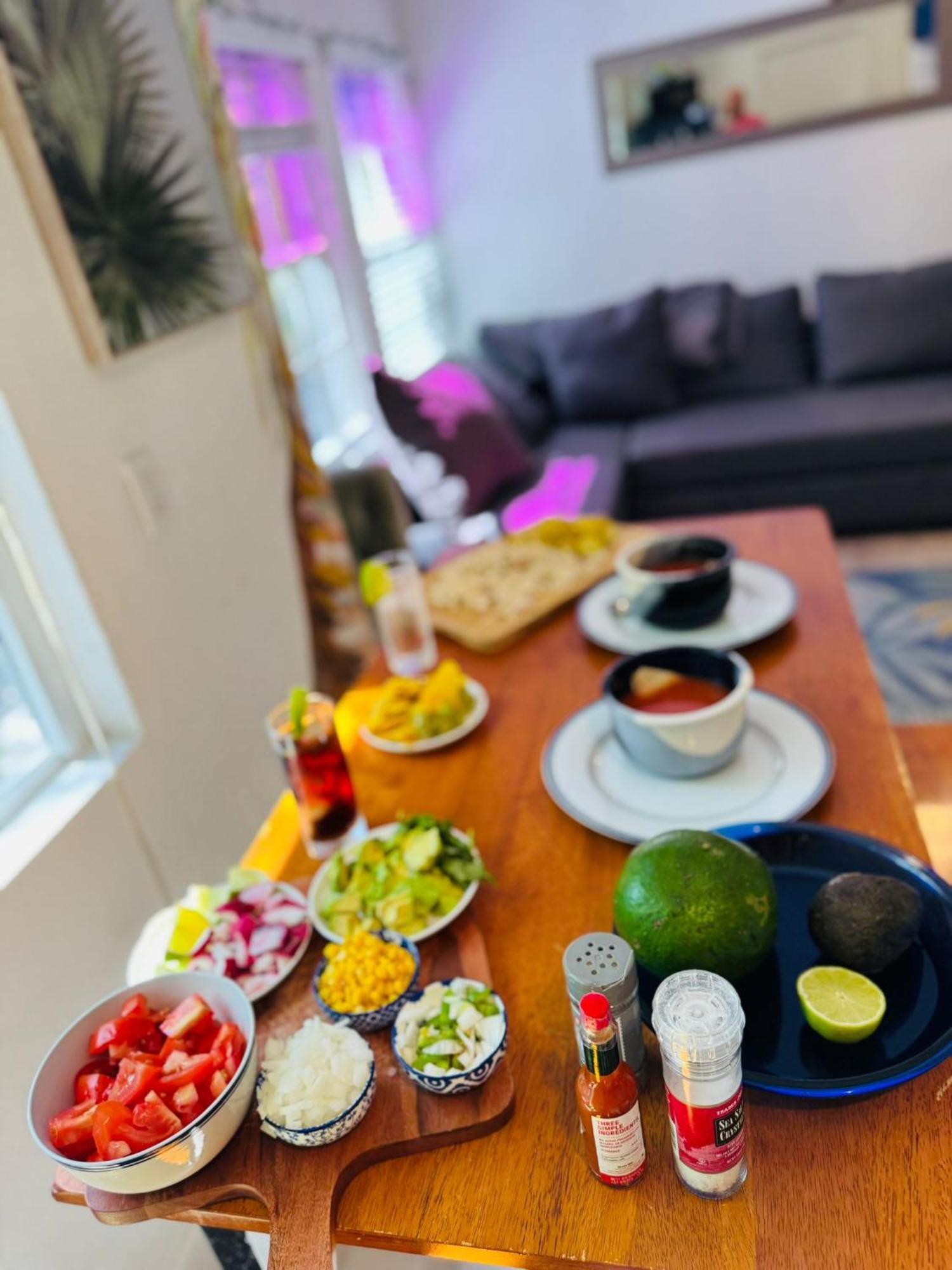 Hébergement de vacances Quiet & Centrally Located House - Private Parking, Laundry And Storage For Luggage